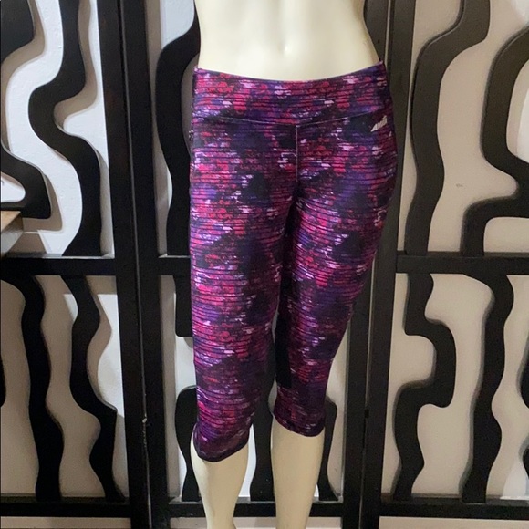Avia Yoga Capri Pants